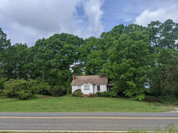 4831 Sulphur Springs Rd NE, Hickory, NC 28601