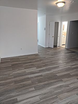 4th image of 747 E 217th St #4F