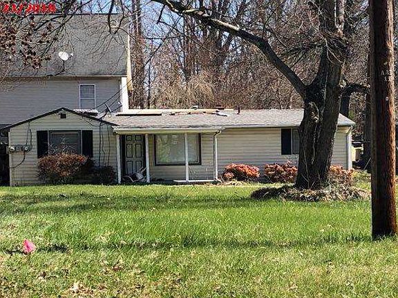 2nd image of 3704 Murchie St