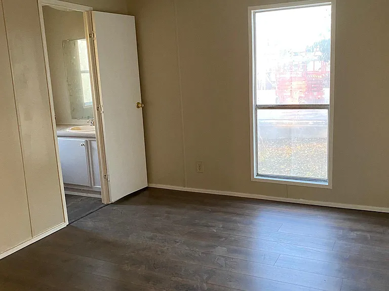 115 Walts Ln — Photo 4