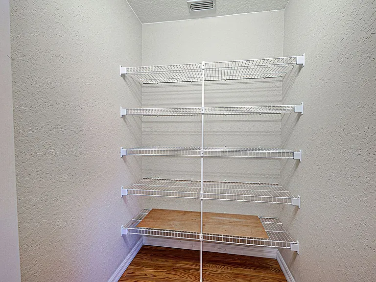 2134 Boxwood St — Photo 33