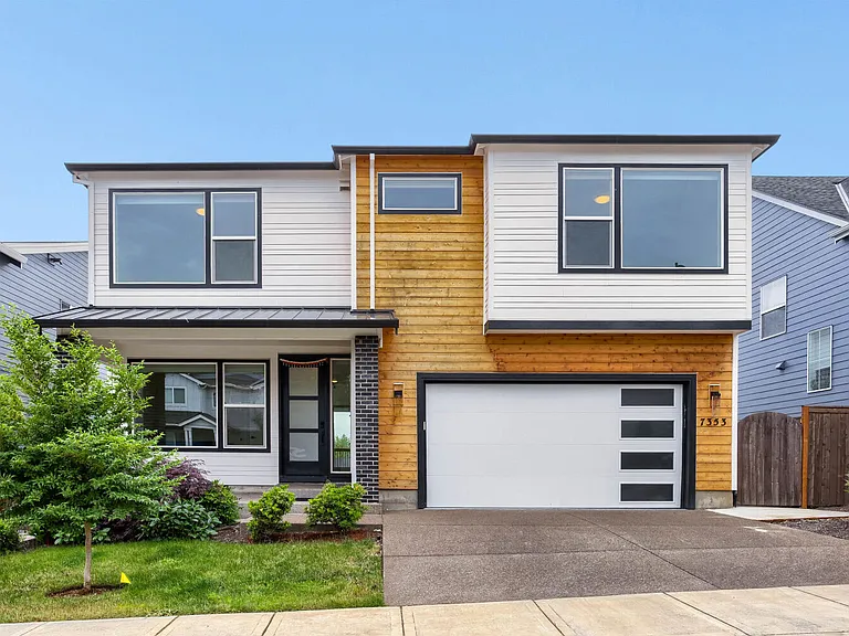 7353 NW Oakfern Dr — Photo 1
