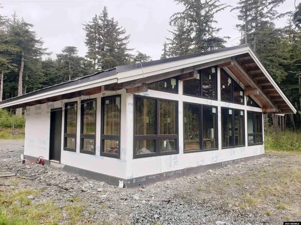 60 Otter Ave, Haines, AK 99827