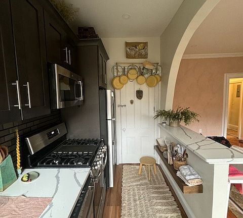 4th image of 32 Clifton Pl #3