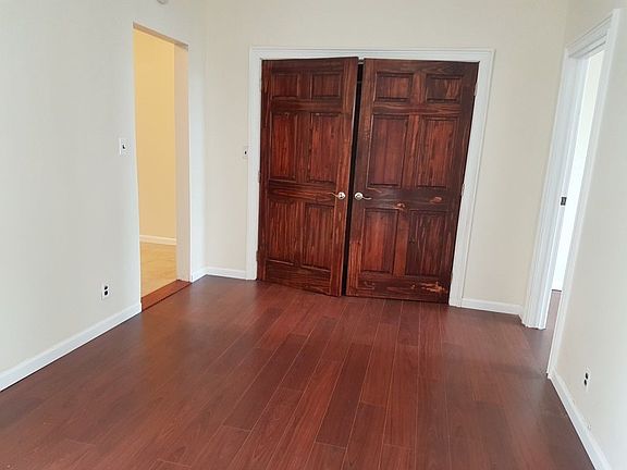 4th image of 2107 38th St APT 3F