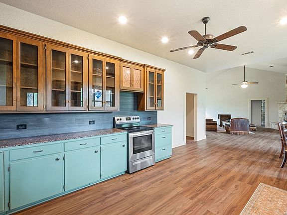 4th image of 2939 Rolling Oaks Dr