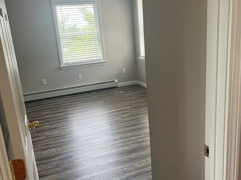 Victoria Ln — Photo 8