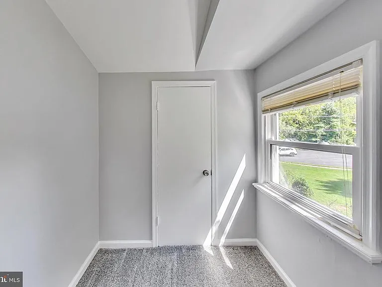 6641 Barrett Rd — Photo 33