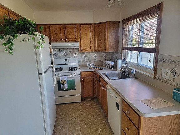 3rd image of 1607 Vernon Rd