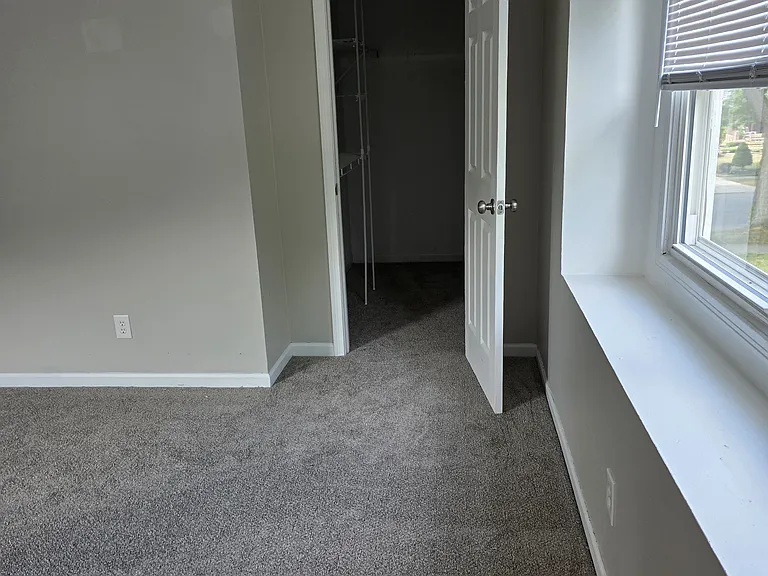 Marine Dr — Photo 5