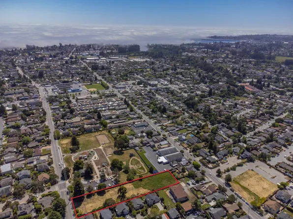 2021 Chanticleer Ave, Santa Cruz, CA 95062