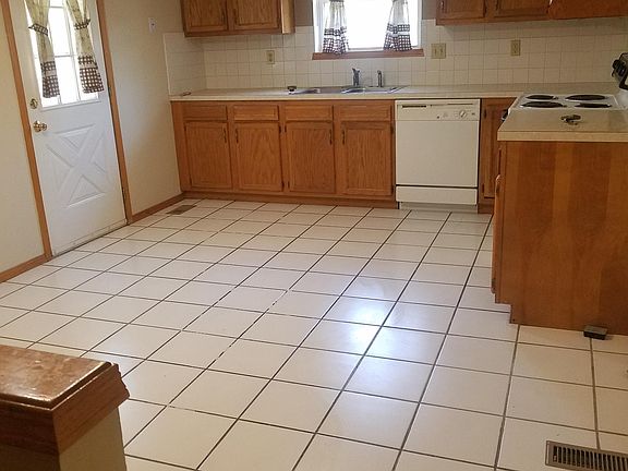 2nd image of 424 W Songbird St