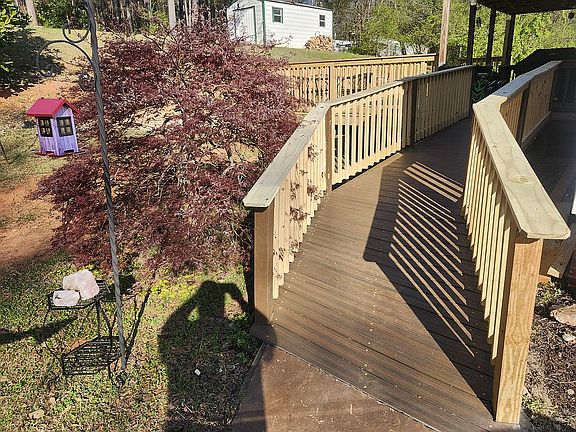2nd image of 513 Runnymede Rd #513