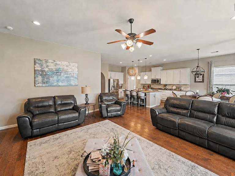 8126 Threadtail St — Photo 10