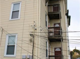 25 Laundry St, Woonsocket, RI 02895