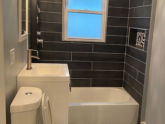 5th image of 9507 Normandy Ave
