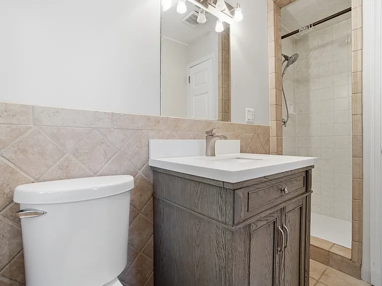 Primary Onsuite Bathroom
