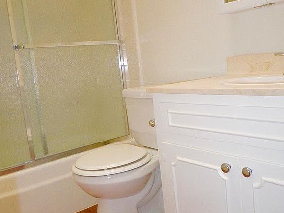 5th image of 2200 N Beachwood Dr APT 309