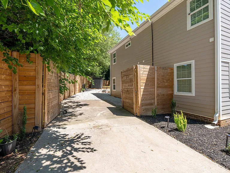 3 Deering St — Photo 13
