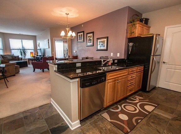5th image of 1619 N Farwell Ave APT 205