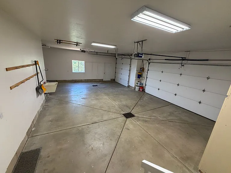 1835 N Beechwood Dr — Photo 29