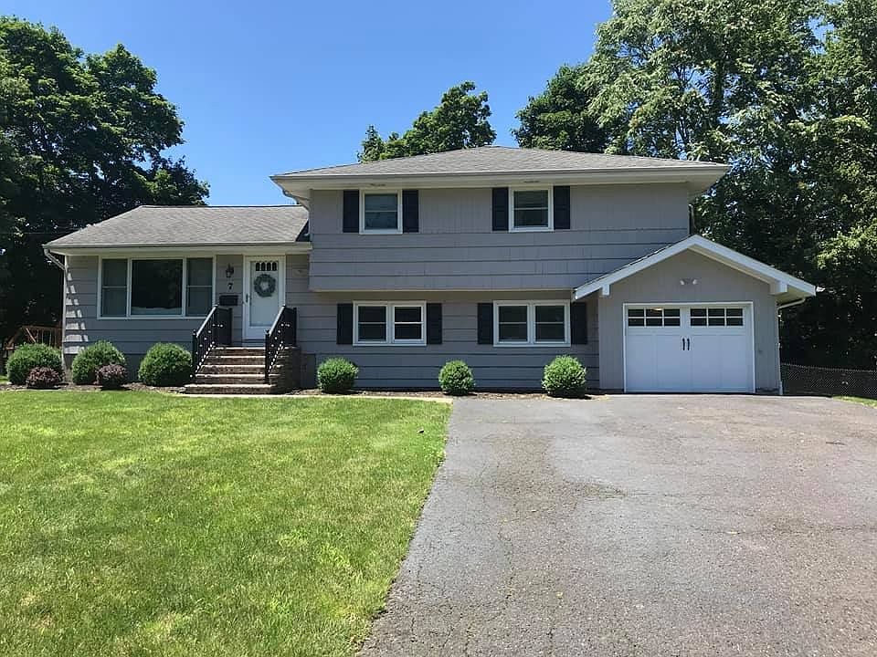 1st image of 7 Glenair Ave