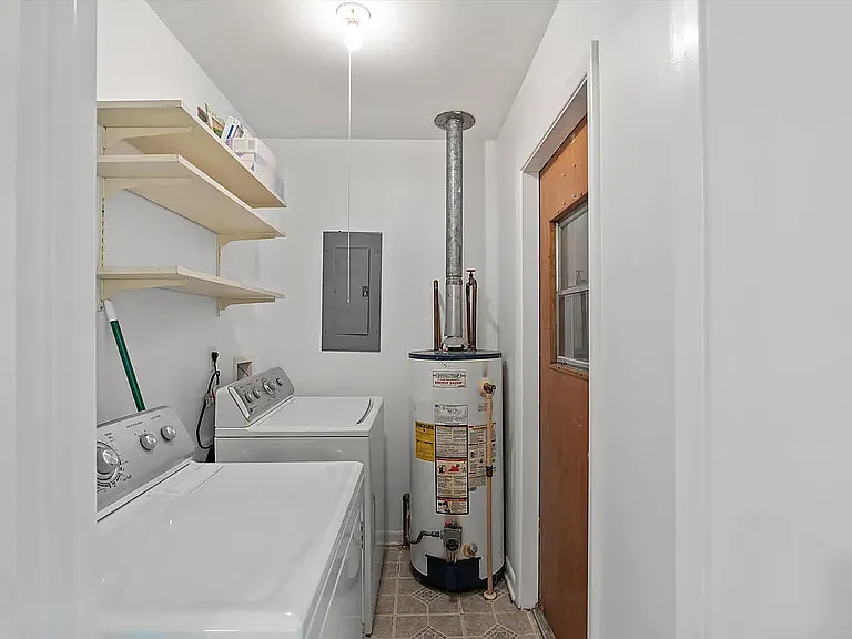 534 W Hugh St — Photo 9