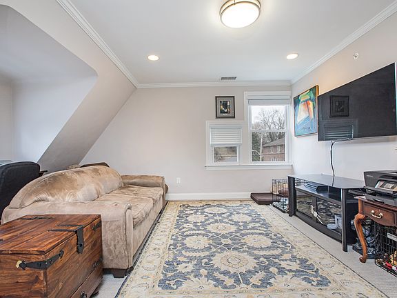 5th image of 199 Purchase St #2