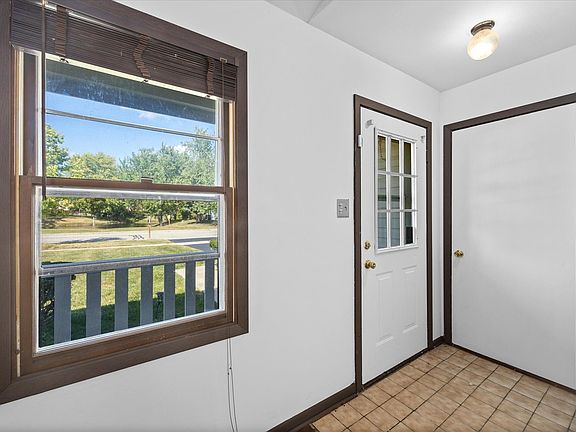 2nd image of 2729 Zurich Ln