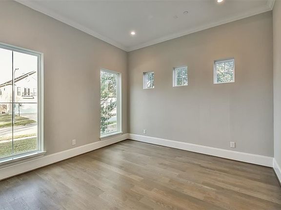4th image of 5233 Mimosa Dr