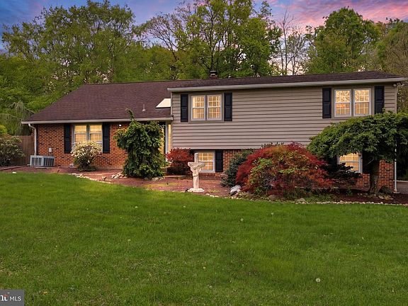 4th image of 1340 Clearview Dr