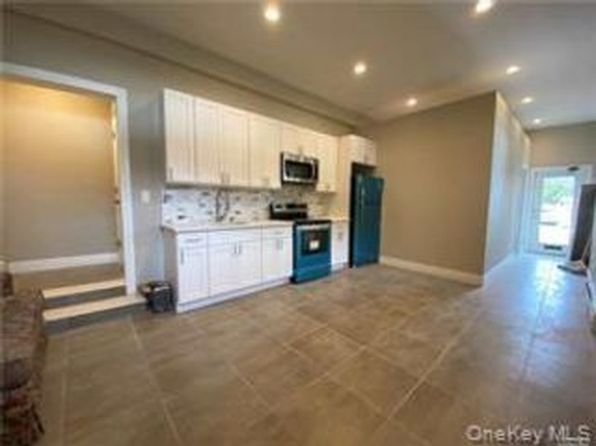 201 Higbie Ln #B