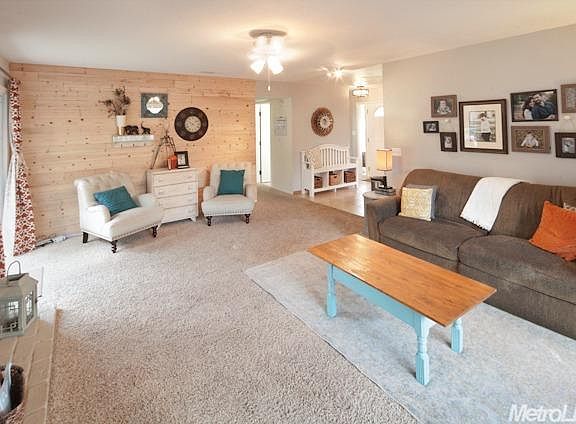 3rd image of 1812 Woodacre Way