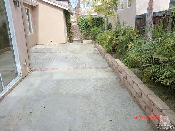 3rd image of 225 W Shoshone St