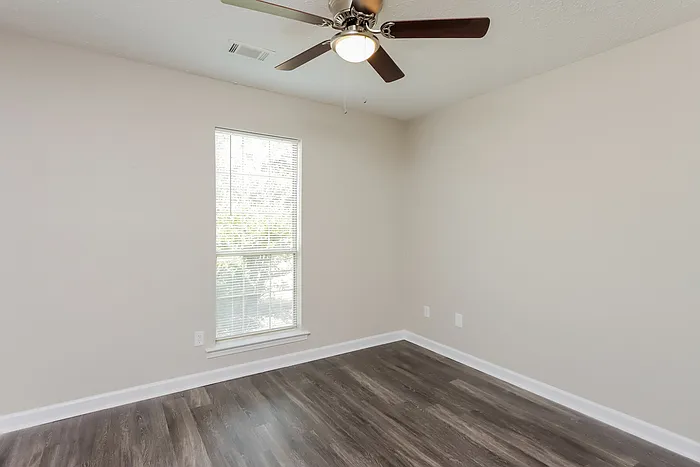 1649 Meadow Oak Ct — Photo 9