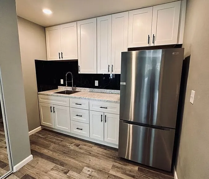 140 College Dr #3 — Photo 3