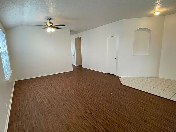 4th image of 1815 Citadel Dr
