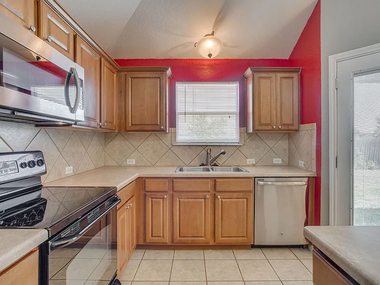 311 Gainer Dr — Photo 5
