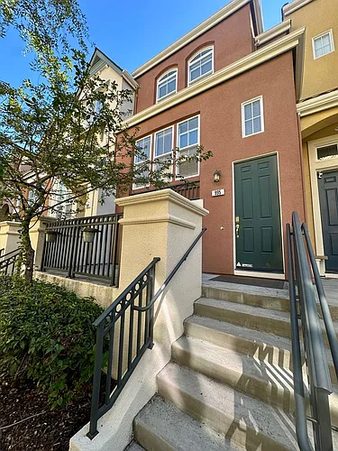 995 Cole Pl Photo 1