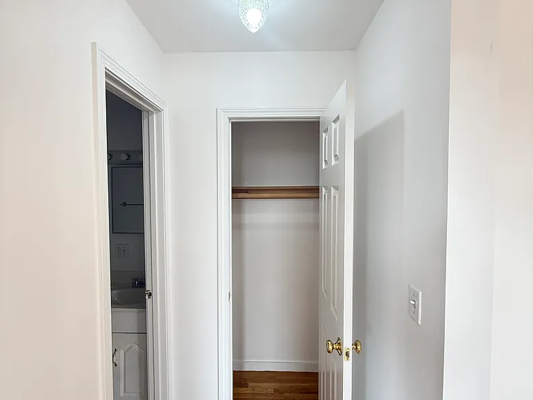 40 Symphony Rd #4 — Photo 15