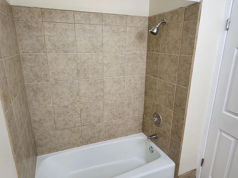 2030 N Oakland Ave — Photo 9