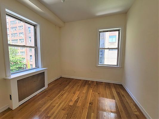 5th image of 163 E 36th St #5Z