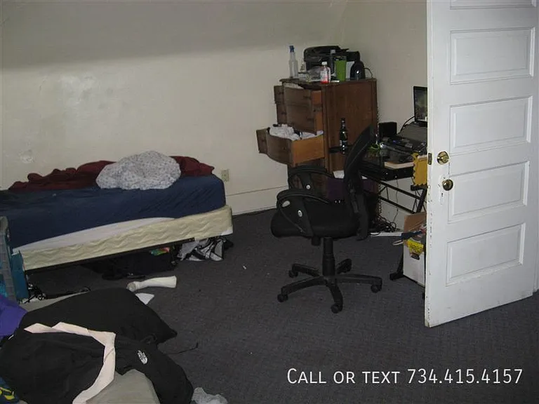 936 Mary St — Photo 35
