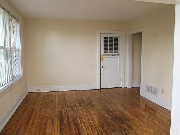 815 Leland Ave #3N — Photo 2