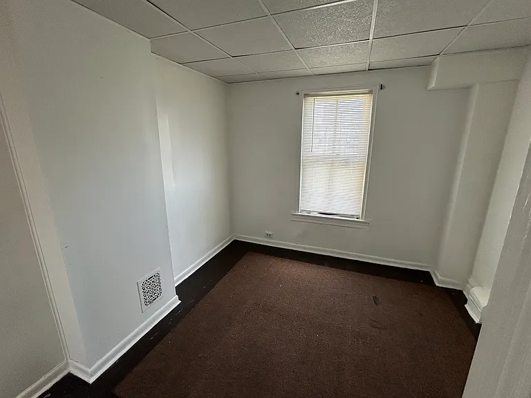 454 W Turner St — Photo 3
