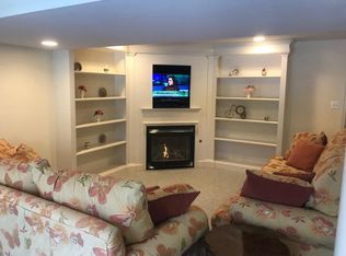 9411 Shouse Dr, Vienna, VA 22182