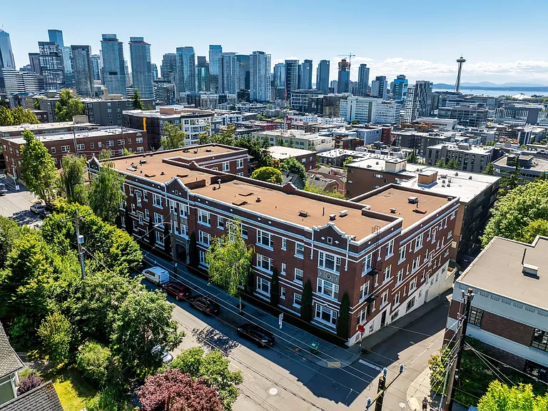 The Roy Vue Apartments — Photo 9