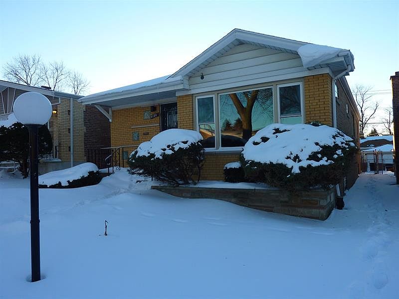 1st image of 9108 S Crandon Ave
