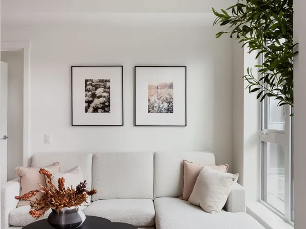 4488 Fraser St, Vancouver, BC V5V 4G5