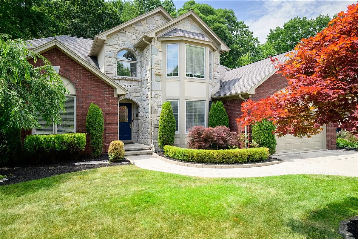 4 Bed 3 Bath Backing Up to Rammler Golf Course — Photo 1